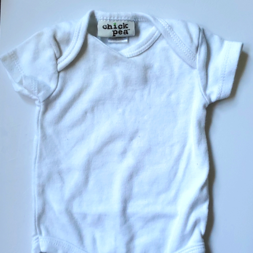 0-3mo Chickpea onesie